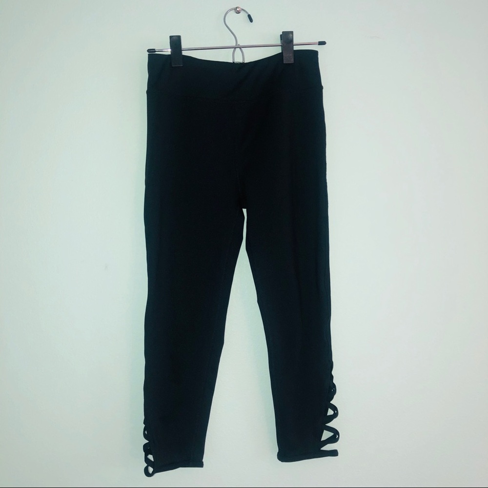 black zella girl workout capris